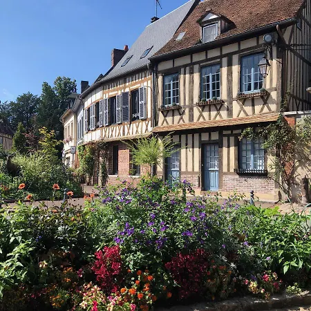 De Maitre Centre Village La Chapelle *